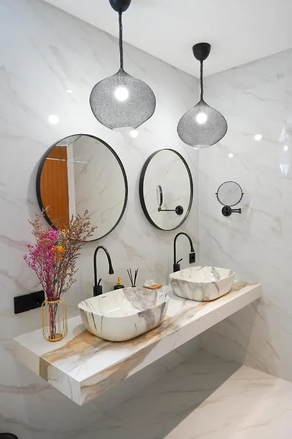 Villa Exquisite Central Seminyak Ινδονησία